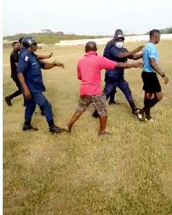 Fans Of Elmina Shark Attacks Referee After They Lost 2-1 To Medeama 