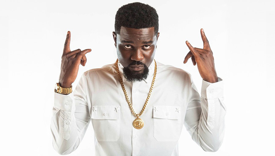 Giving Up Is Not An Option , Stay Focused On Your Goals - Sarkodie Advises Fans 