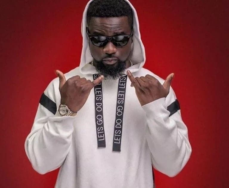 Giving Up Is Not An Option , Stay Focused On Your Goals - Sarkodie Advises Fans 