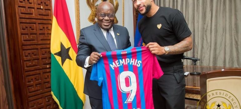 Memphis Depay pays courtesy call on Ghana’s President