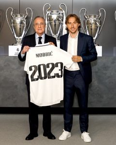 Modric signs one-year contract extension with Real Madrid