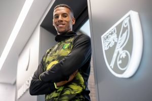 Norwich City have signed Isaac Hayden from Newcastle on a season-long loan